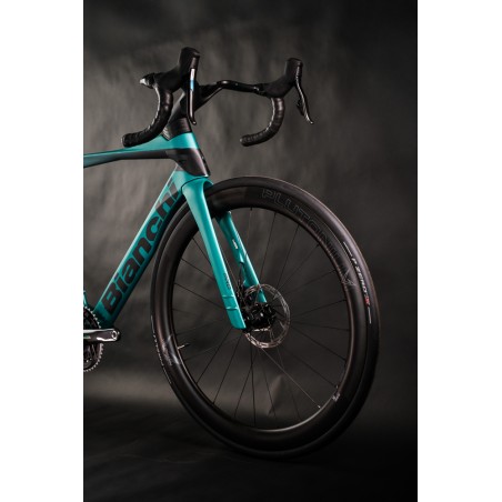 Bici da Strada Nuova Bianchi Oltre Pro Race SRAM FORCE ETAP AXS 12SP 2025