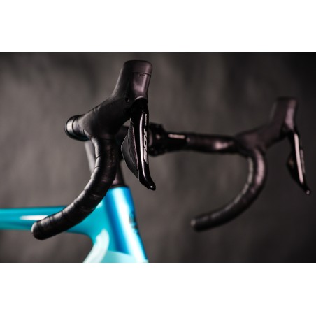 Bici da Strada Nuova Bianchi Oltre Race 105 Di2 12V 2025